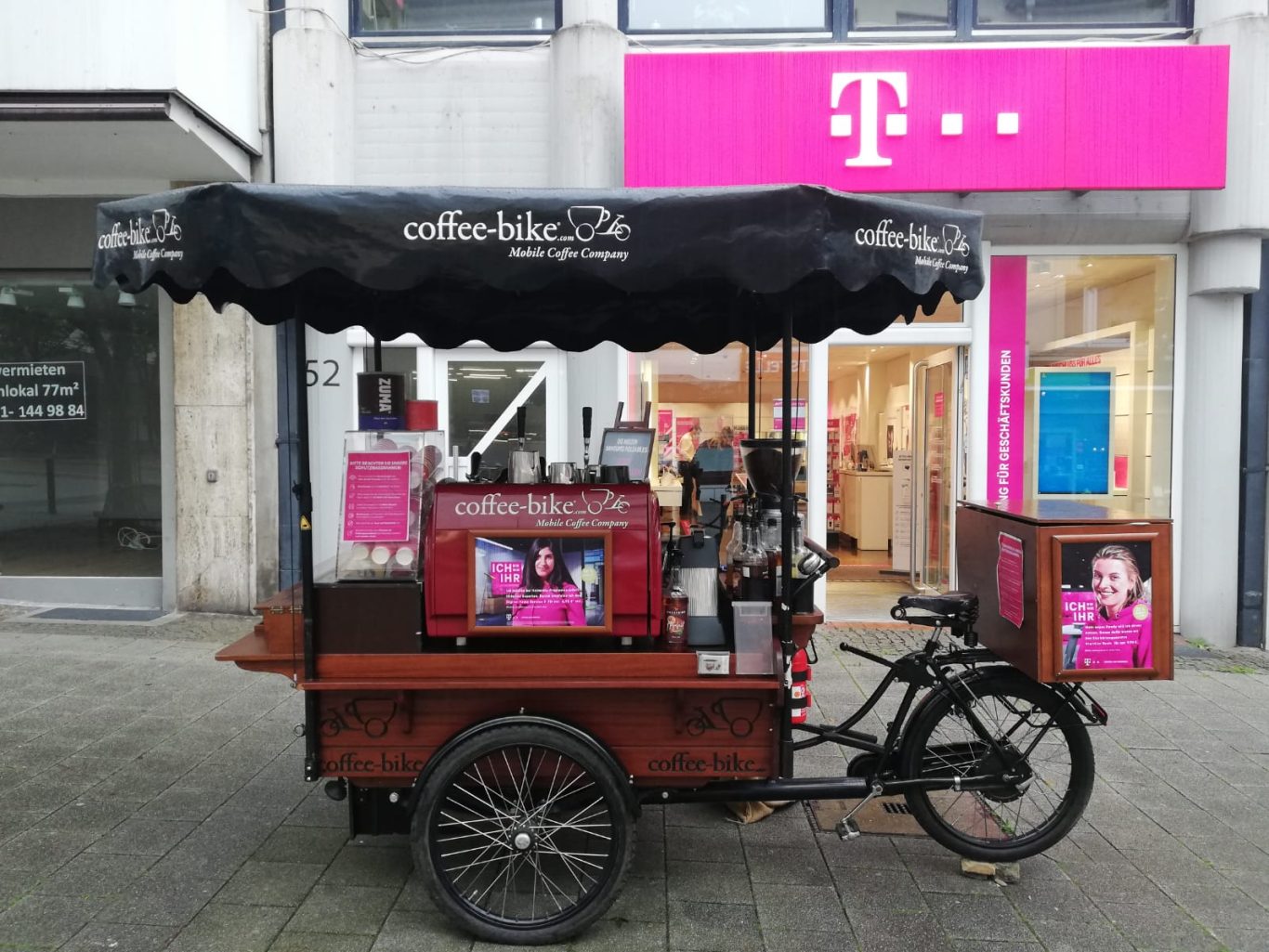 CORPORATE EVENTS : Setze deine Marke in Szene – mit frisch gebrühtem Kaffee als Erlebnis für Kunden und Gäste. CORPORATE EVENTS